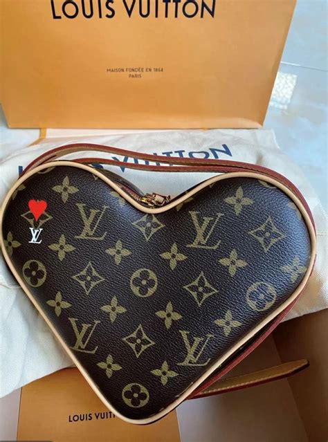 coeur battant louis vuitton price.